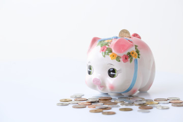 小銭と貯金箱