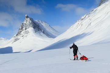 Cross country skiing with pulka