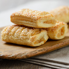 Apfeltaschen mit Hagelzucker