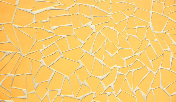 Pared de baldosas rotas para fondos y texturas