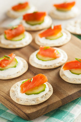 Salmon and Cracker Hor D'oeuvres