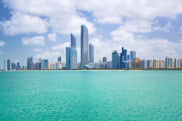Deurstickers Panorama van Abu Dhabi, de hoofdstad van de Verenigde Arabische Emiraten © Patryk Kosmider