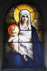 Vierge et l'enfant, vitrail du cimetière de Passy à Paris