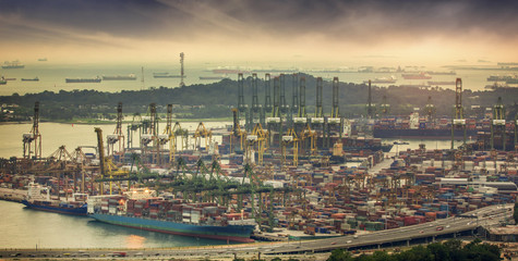 Obraz premium Landscape from bird view of Cargo ships