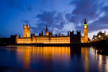 Fototapeta na wymiar City of Westminster i Big Ben w nocy