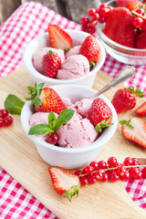 Strawberry ice cream