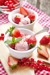 Strawberry ice cream