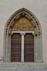 Fototapeta na wymiar Eingang zur St. Salvator Kirche Nördlingen