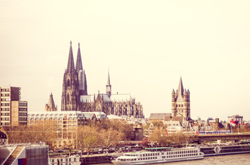 Fototapeta na wymiar View on Cologne Cathedral and river Rhine