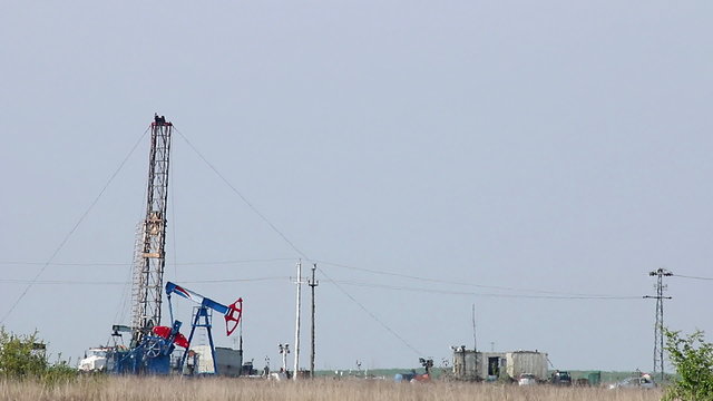oil pump jack and land drilling rig