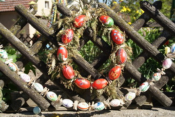 Ostern, Ostereier, Osterbrunnen, Osterhase, Christentum, Jesus