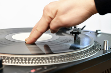 Schallplatte auflegen