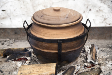 Clay pot