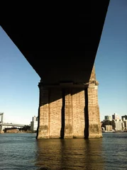 Tuinposter Pillar base of Brooklyn Bridge © Topanga