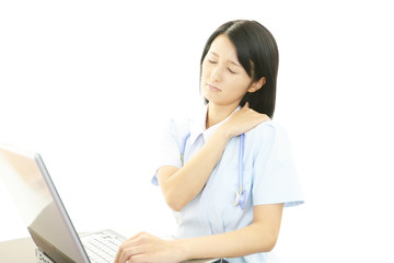 肩痛を訴える看護士