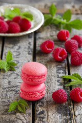 macaroon with raspberries.