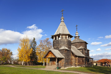 Fototapeta na wymiar Voskresenskaya drewniany kościół w Suzdal, Rosja muzeum