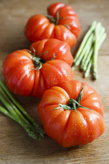 Fresh tomatoes and asparagus
