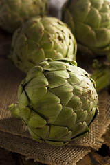 Obraz premium Raw Organic Green Artichokes