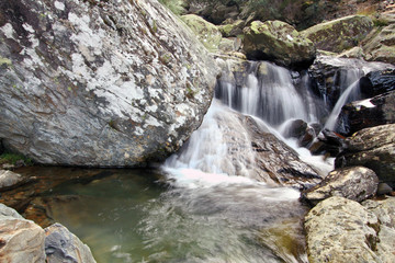 Cascada en arroyo de la Miacera, El Gasco, Hurdes, España