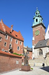 Naklejka premium Château royal du Wawel,Cracovie, statue du pape