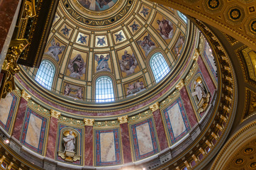 Fototapeta na wymiar BUDAPEST, HUNGARY - SEP 29: Interior of St. Stephen's Basilica,