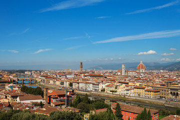 Fototapeta na wymiar rooftop view of Basilica di Santa Maria del Fiore and Ponte Vecc
