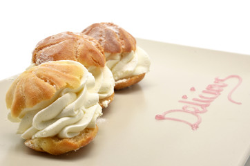 Fresh Cream Puffs