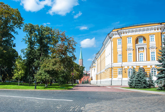 Moscow Kremlin and Armoury chamber yard, Alexander Gardens, Russ