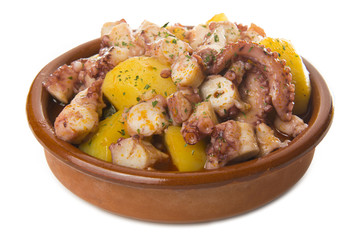 Cazuela de patas con pulpo