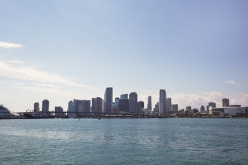 Fototapeta na wymiar Miami city skyline panorama at day