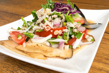 thai spicy mushroom salad
