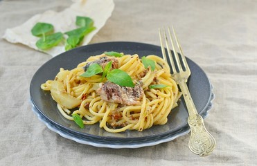 spaghetti with sardine sauce