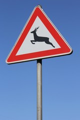 Deutsches Verkehrszeichen: Wildwechsel
