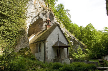 Fototapeta na wymiar Martinskapelle in der Verenaschlucht bei Solothurn, Schweiz