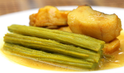 Moringa curry with fish