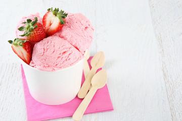 ice cream - 64060689