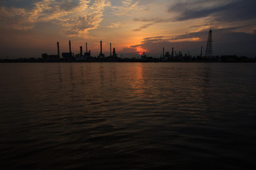 Naklejka premium Oil refinery
