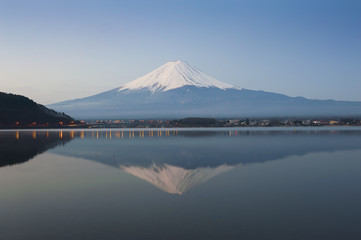 Obraz premium Mt Fuji in the early morning