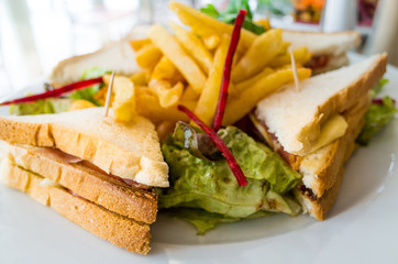 Sandwich with bacon