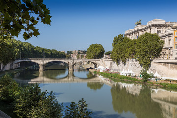 Fototapeta na wymiar Tiber river in Rome, Italy