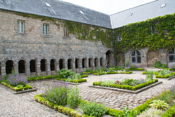 Le cloître des Pénitents de Saint Valéry en Caux en Normandie