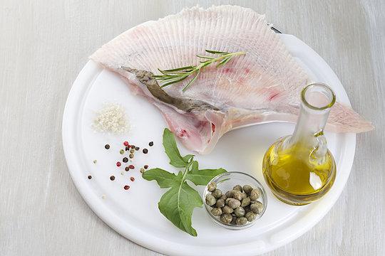 Ready to cook Wing of Skate with Caper and olive oil