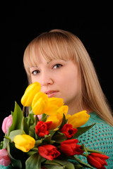 Obraz na płótnie Canvas woman with tulips
