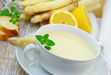 Spargelsuppe