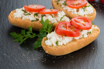 Bread with cottage