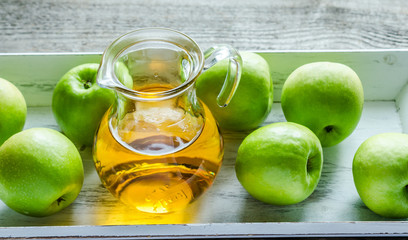 Apple juice with fresh apples