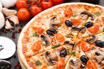 Vegetarian pizza - 64119836