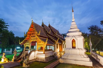 Foto op Aluminium Wat Phra Singh, Chiang mai, Thailand © Noppasinw