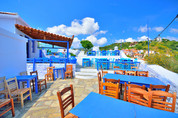 Fototapeta na wymiar Beatiful little tavern on top of Skopelos town, Greece